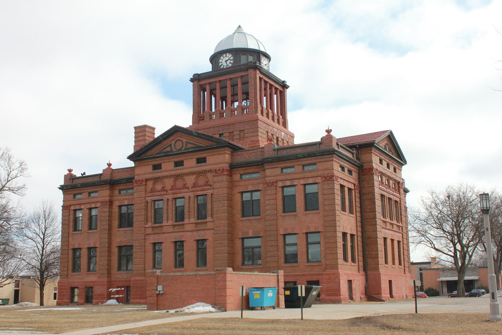 Clay County Courthouse (north side) Spencer, IA Tom McLaughlin Flickr