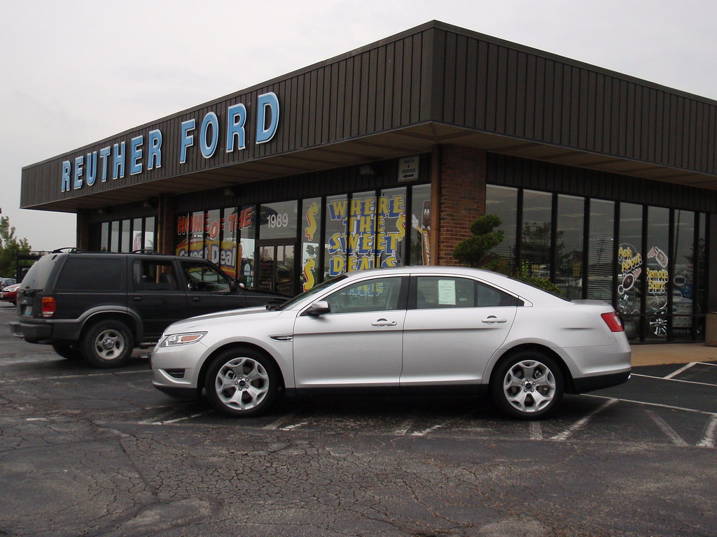 2010 Ford Taurus at Reuther Ford Arnold, MO_P9240855 Flickr