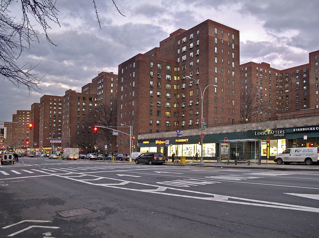 Stuy Town First Ave Stuyvesant Town as daylight fades [G… Flickr