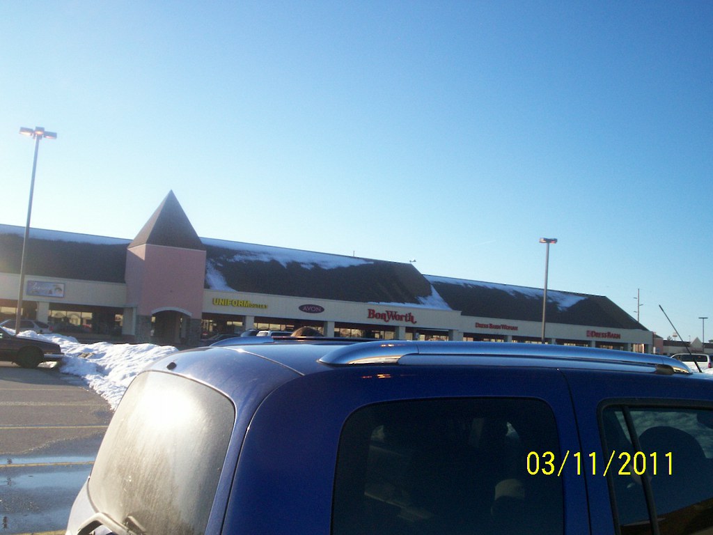 Birch Run outlets More of the SE quadrant of the outlet ma… Flickr