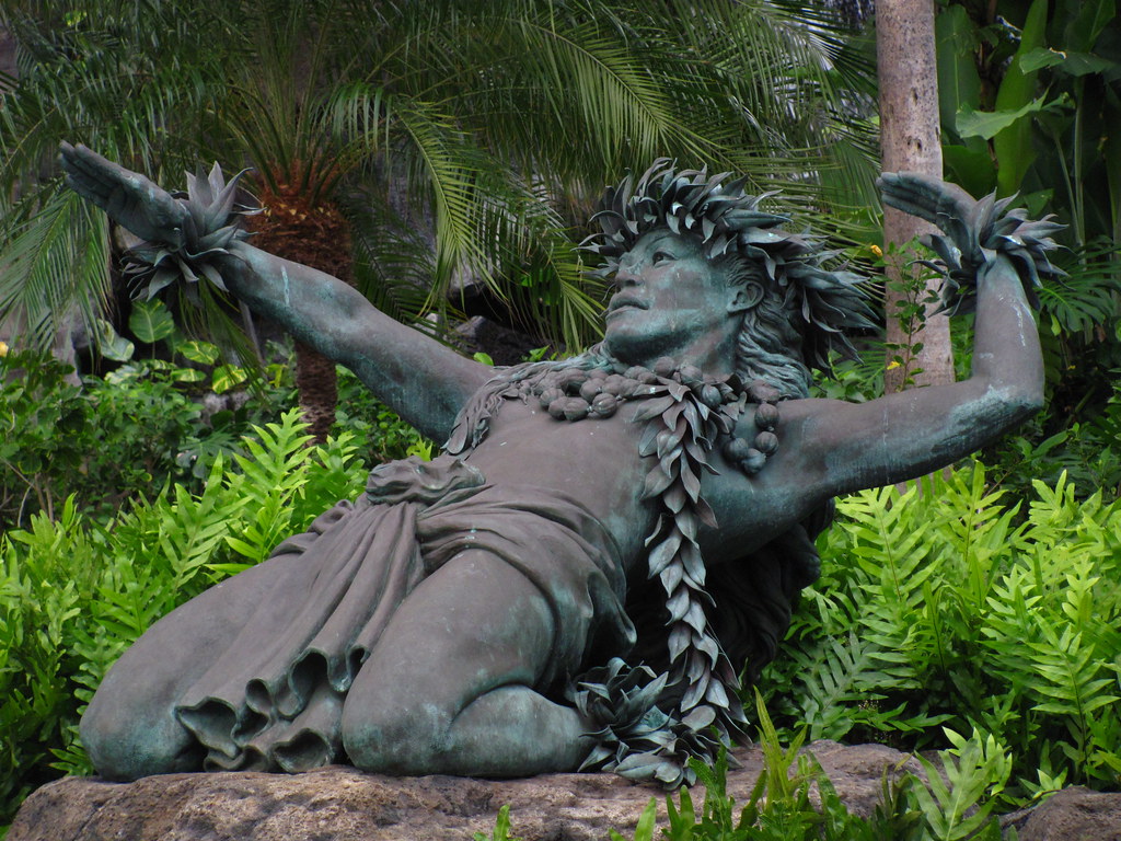 Hula Dancer Statue at the Hilton Hawaiian Village Loren Javier Flickr