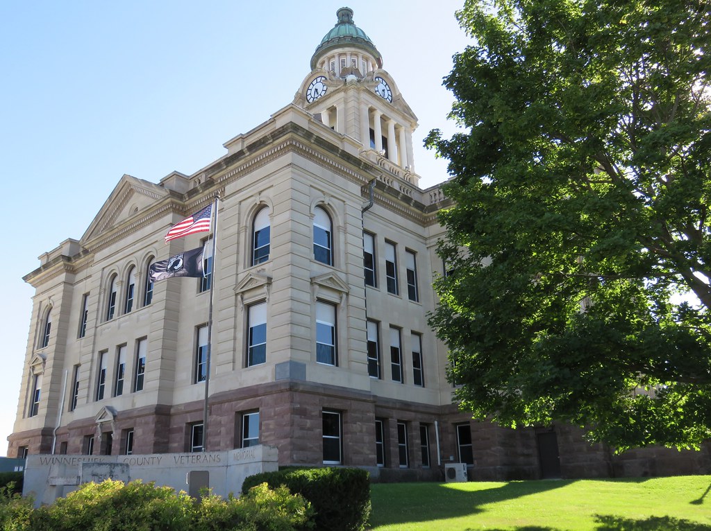 Winneshiek County Courthouse (Decorah, Iowa) Winneshiek Co… Flickr