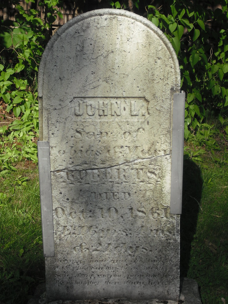 DSCF0527 Thomas L. Roberts 1861 Village Burying Ground, B… Flickr