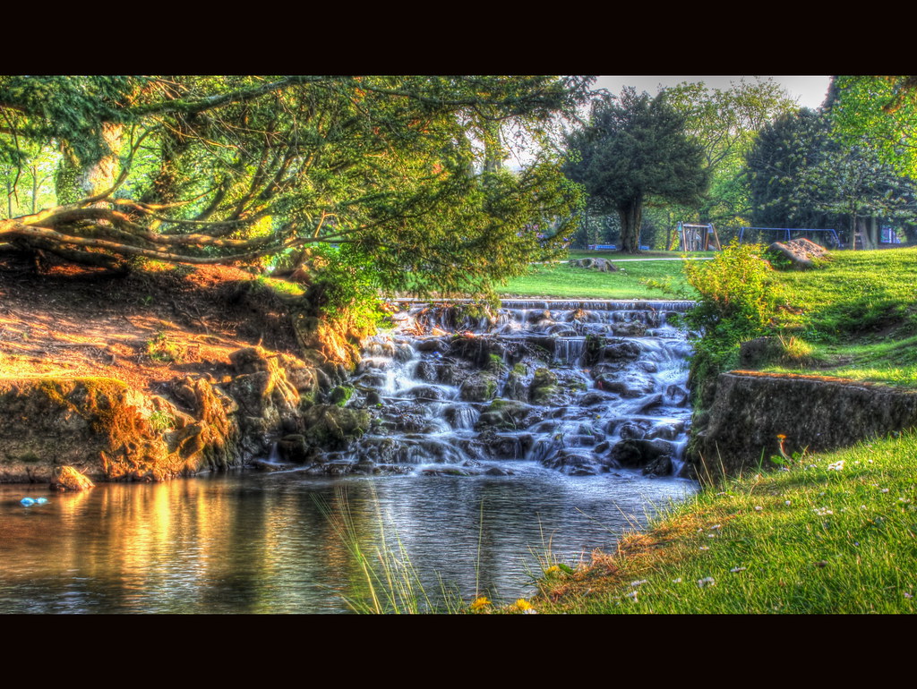 Buxton Peak District Water fall in Buxton in the Peak Di… Flickr