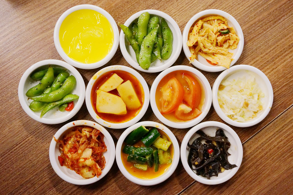Korean side dishes aelx911 Flickr