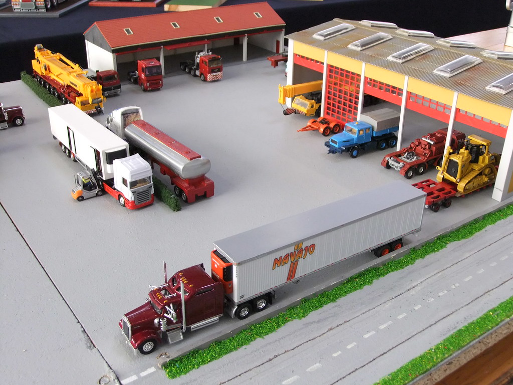 DIORAMA 1/87 "Meeting Auto Camions" Photo prise à Moirans … Flickr