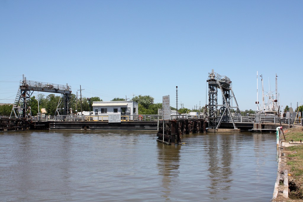 Galliano Pontoon Bridge (Lafourche Parish, Louisiana) Flickr