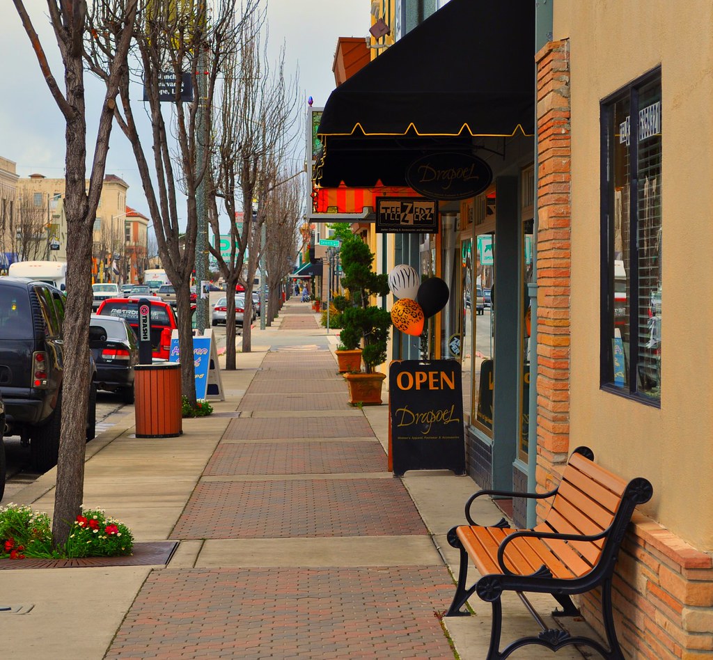 Downtown Hollister, CA Everything you need is downtown, Ho… Flickr