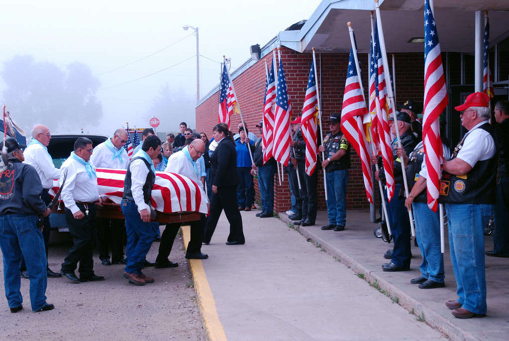 090925A3871S033 EAGLE BUTTE, S.D. Pallbearers carry … Flickr