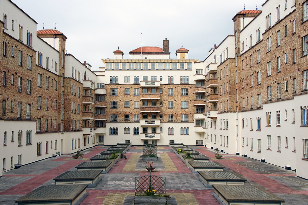 150411054 CPS San Remo Towers, Bournemouth. 164… Flickr