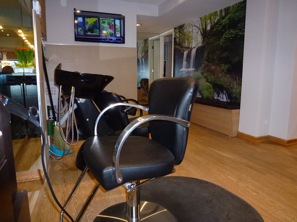 L1000228 Prestige Hair Salon Midtown NYC 160 E 55th St New… Flickr