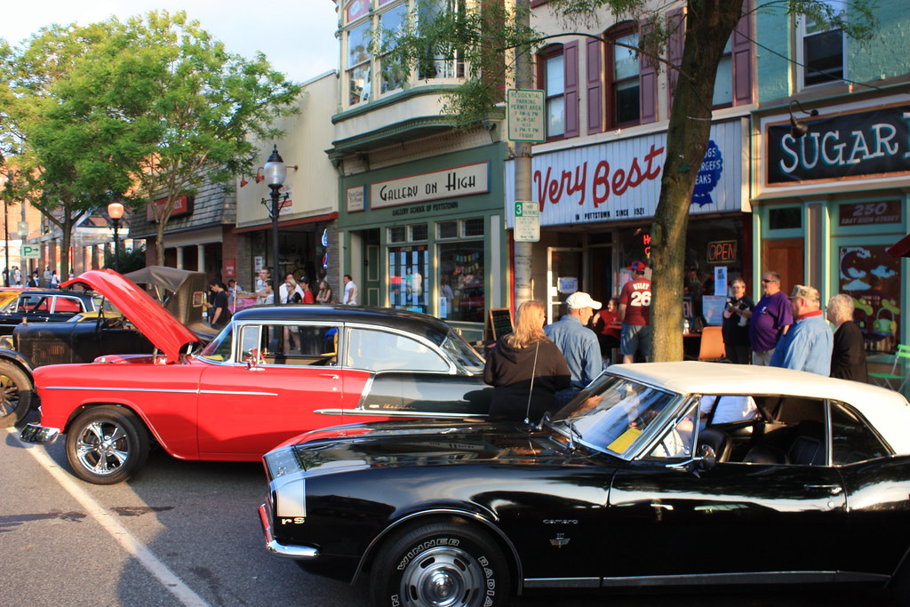 Potts Car Show V Car show on High Street in Pottstown Montgomery