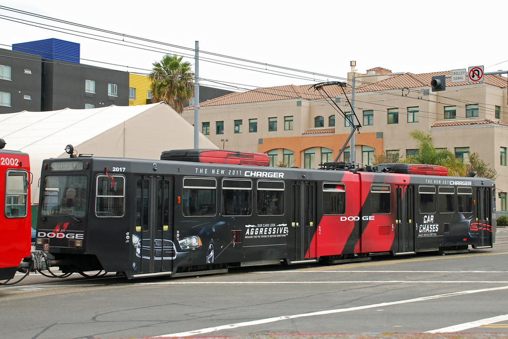 San Diego Trolley Siemens SD100 light rail car with an ad… Flickr