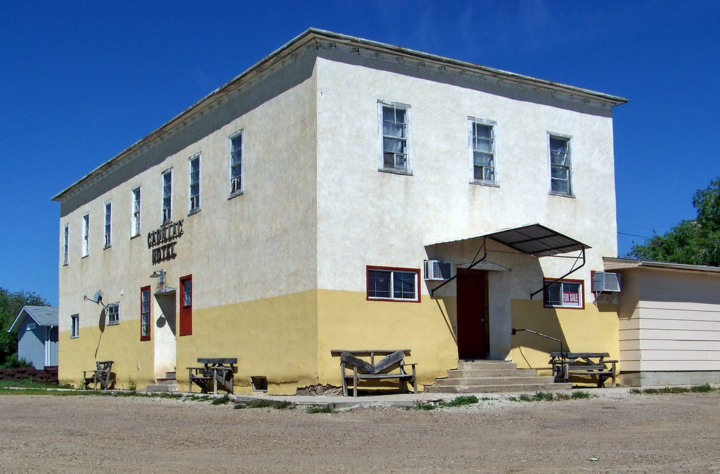 SKSW11g3N Cadillac Hotel, Saskatchewan Exterior view of th… Flickr