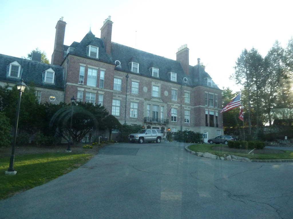 MIT Endicott House with Dormcon Flickr