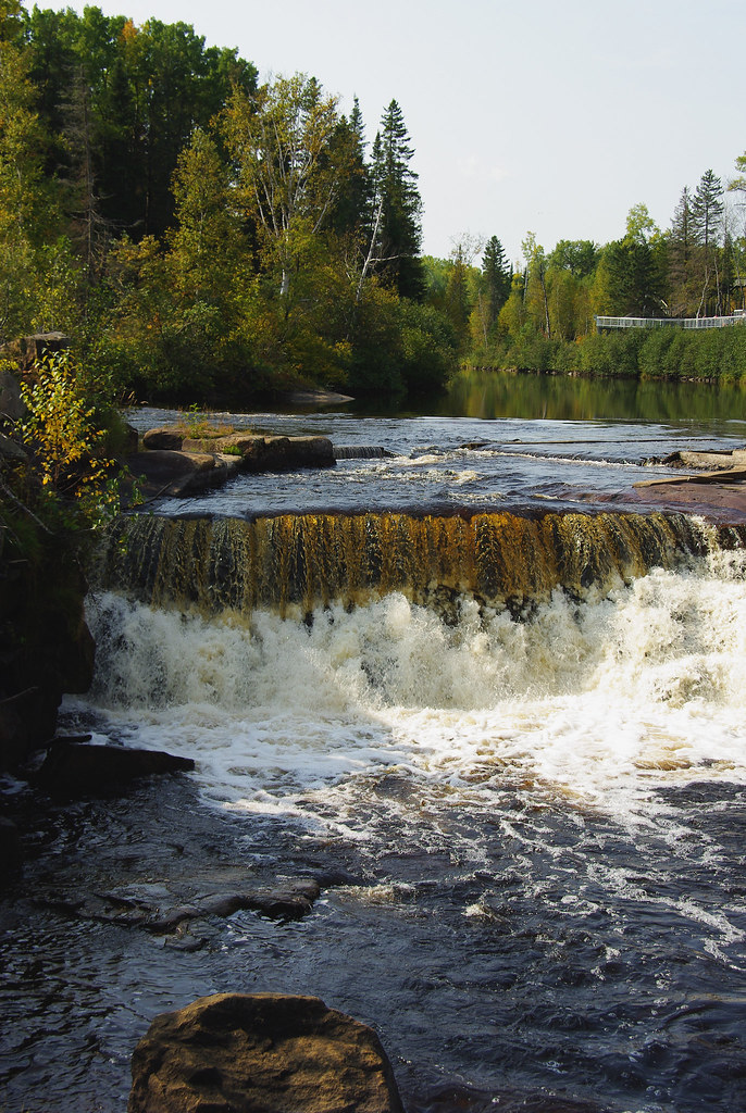 1249 St Félicien, rivière aux saumons Nadine SAMMARCELLI Flickr