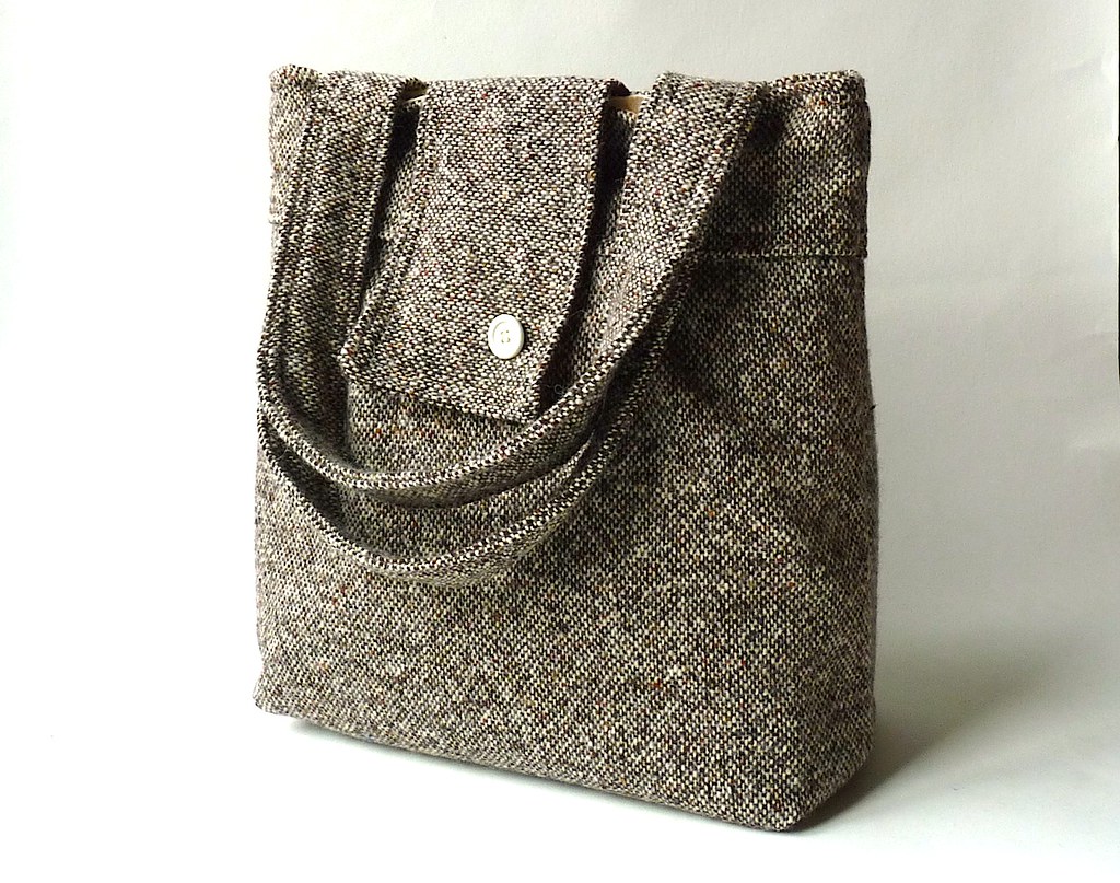 Amy cashmerewool Brown barleycorn weave . French Shoulder… Flickr