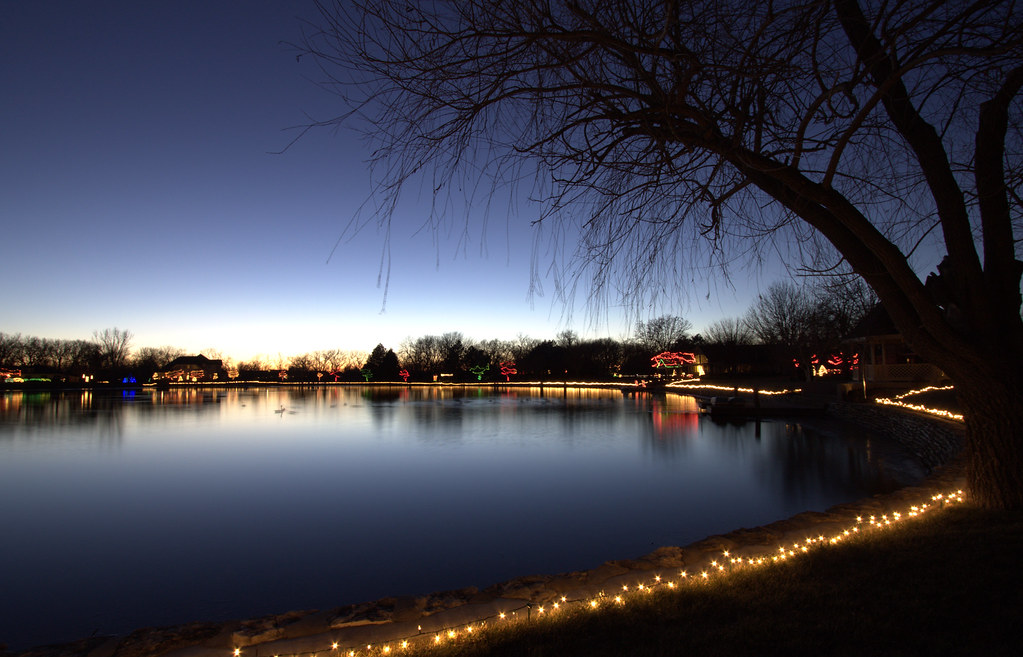 fox run lake Salina Kansas Christmas lights just after sun… Flickr