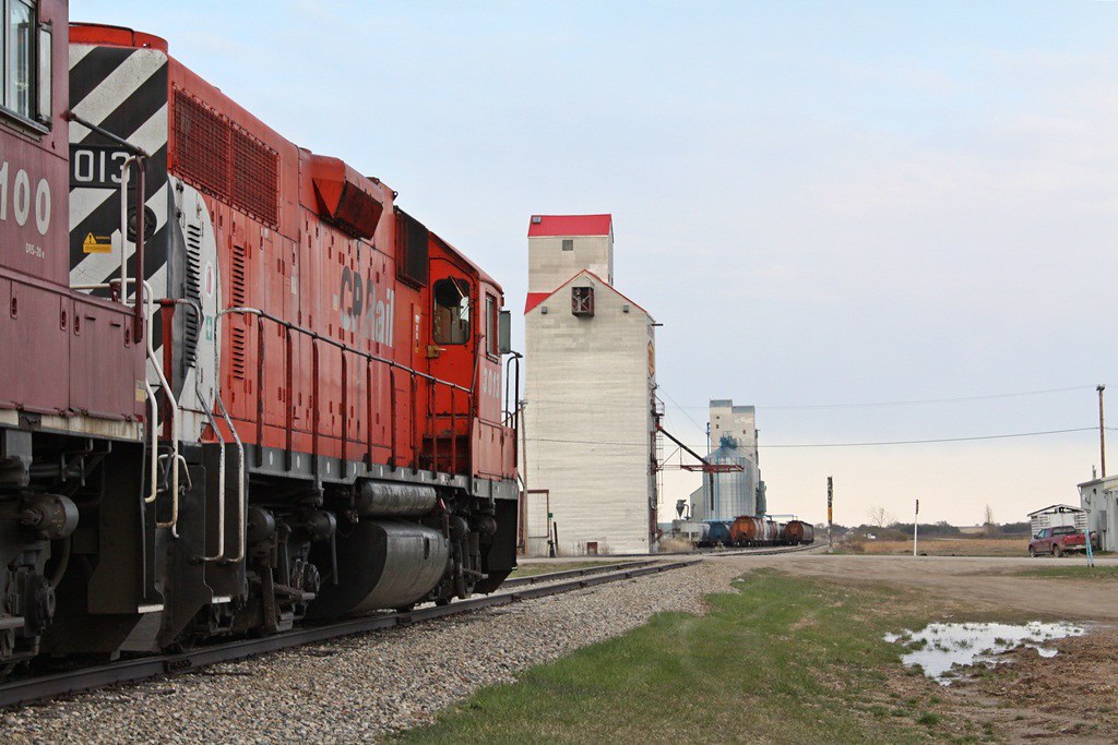 Redvers sk CP GP38AC 3013 in town. Cal Murray Flickr