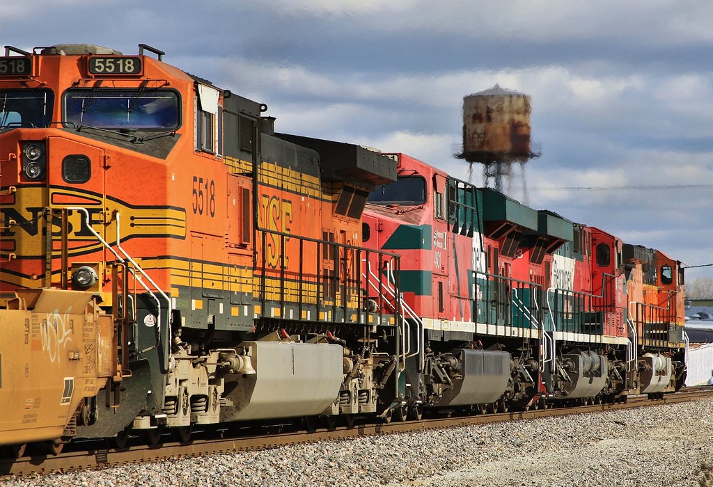 Foreigners in Fort Madison Eastbound stack train with two … Flickr