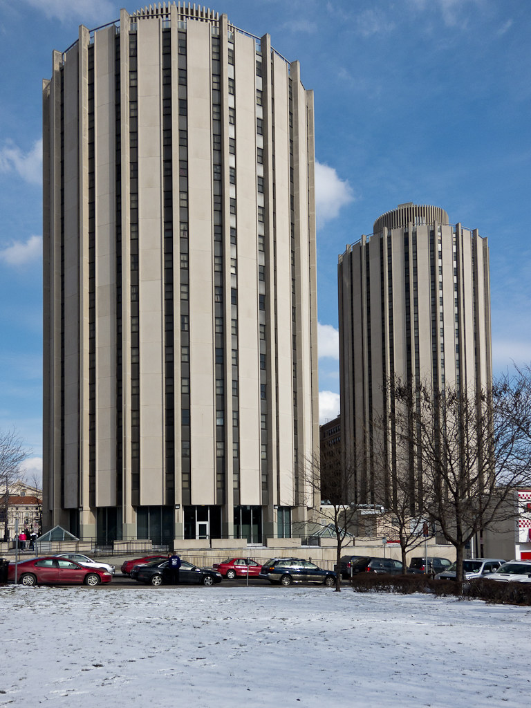 Litchfield Towers residence halls at Pitt Tower C is on th… Flickr