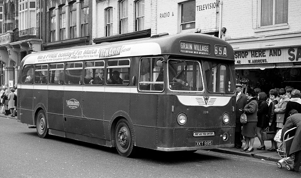 XKT995 Maidstone & District 3218 1956 AEC Reliance Weymann… Flickr
