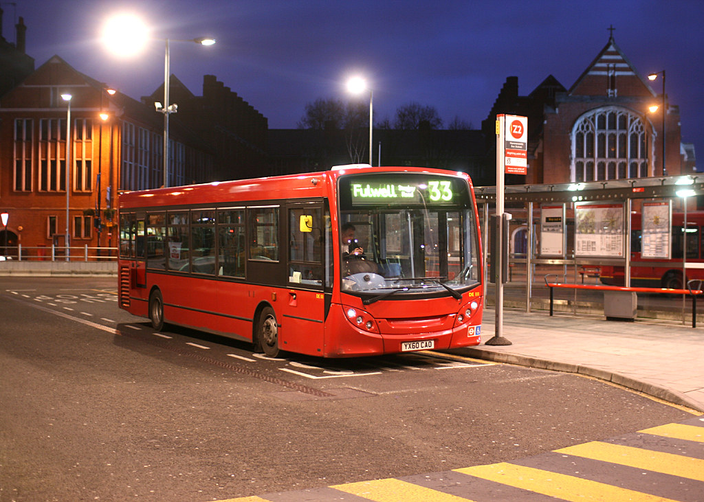 [033] Hammersmith by Night Hammersmith Bus Station, London… Flickr