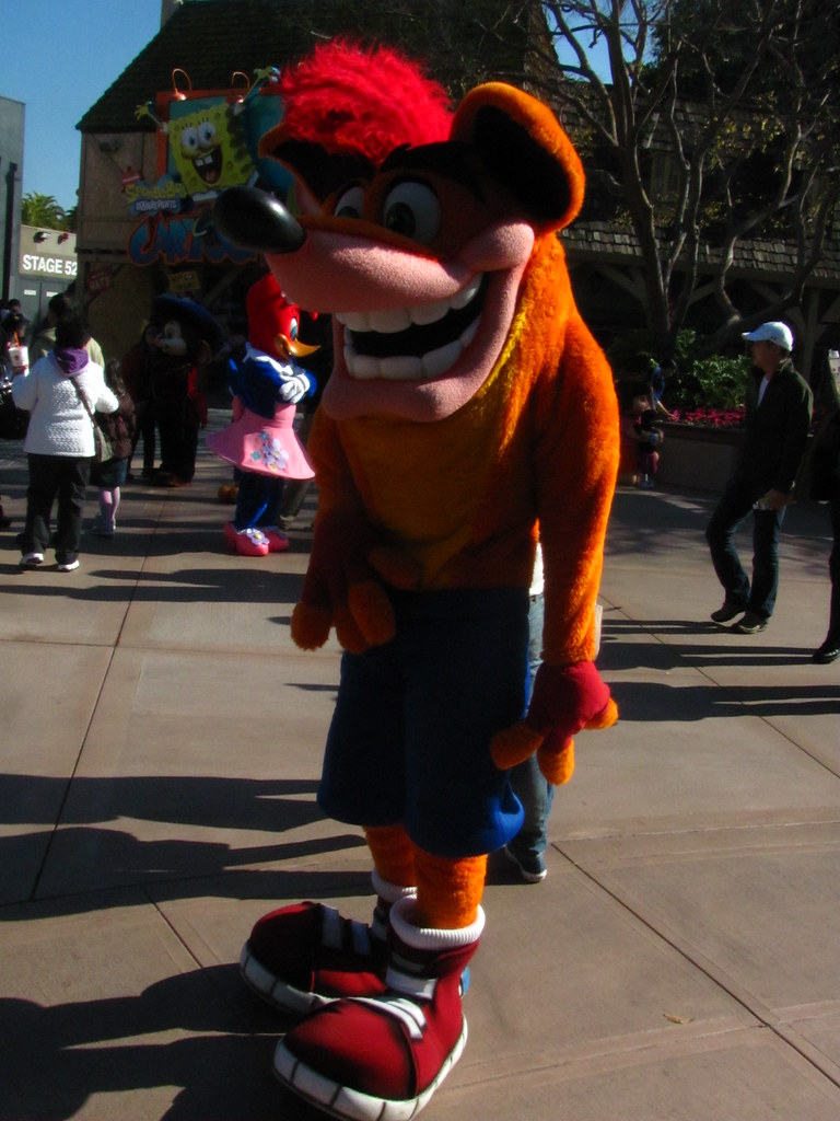 Meeting Crash Bandicoot at Universal Studios a photo on Flickriver