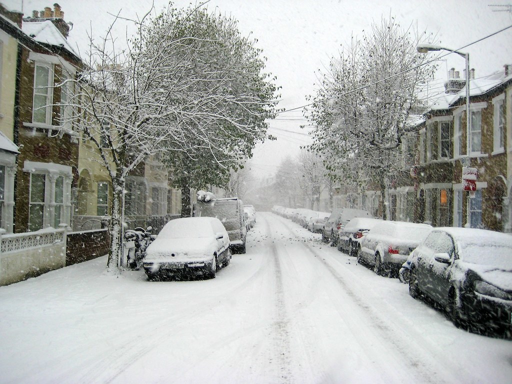 Snowy Putney The snow really starts to fall Matt Taylor Flickr