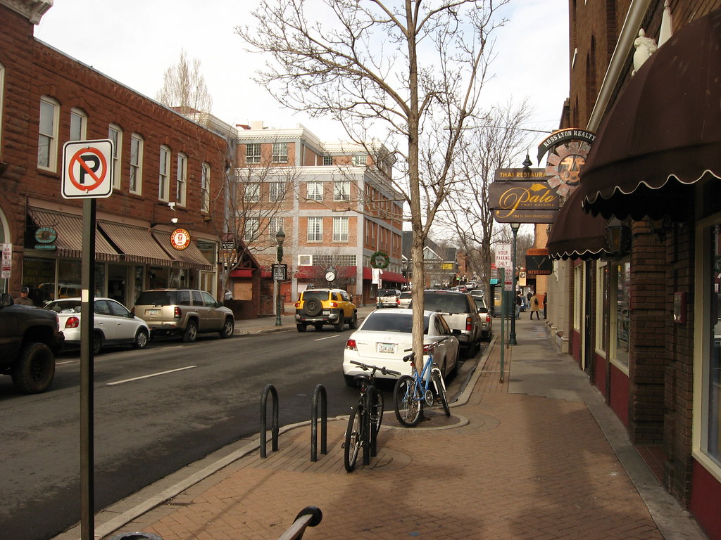 Downtown Flagstaff, Arizona Downtown Flagstaff lies immedi… Flickr