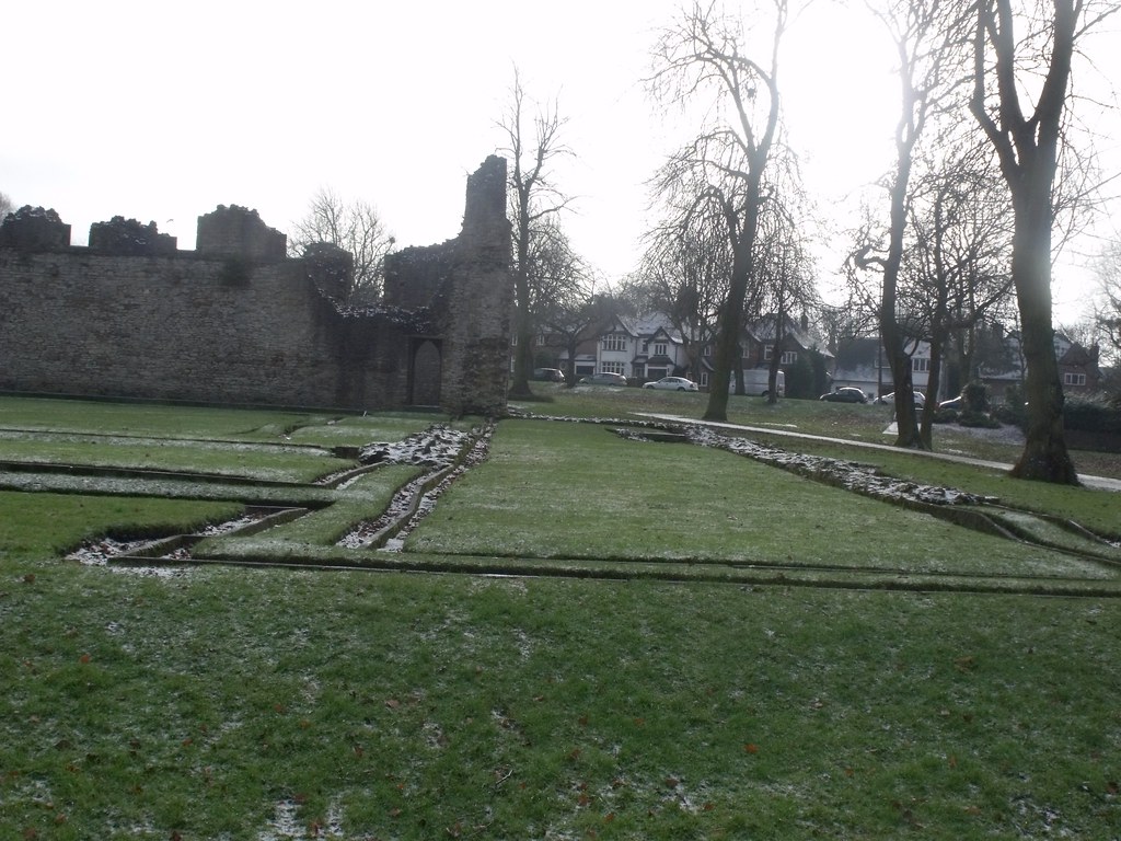 Priory Park, Dudley Dudley Priory ruins One of the main … Flickr