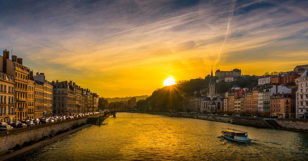 Coucher de soleil sur la Saône à Lyon et sur le Vaporetto