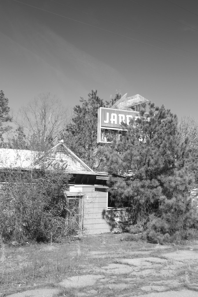 IMG_2944 The long abandoned Jarratt Motel and Restaurant … Flickr