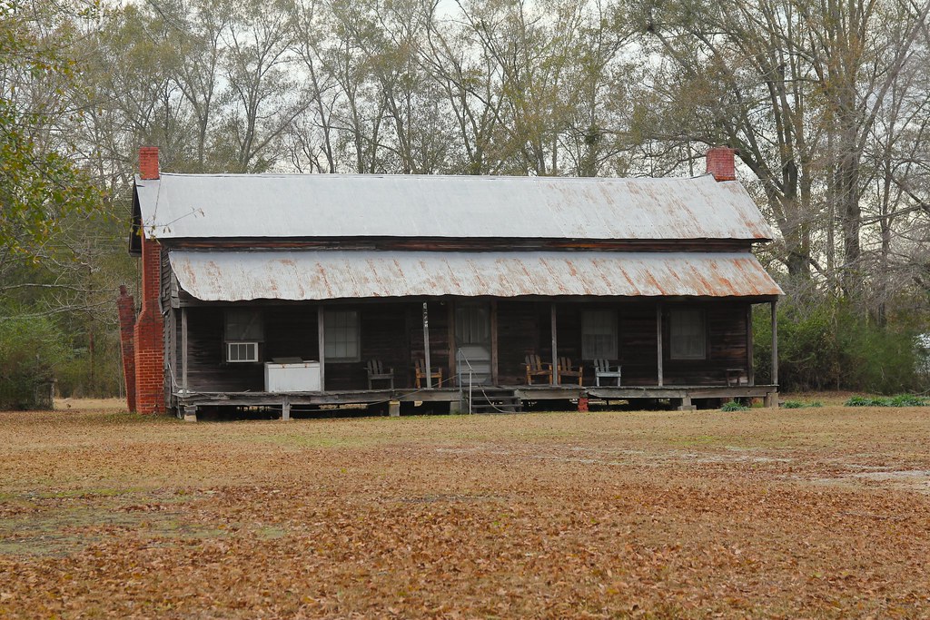 Off the side of the road near Cuba, Alabama Lisa Biagiotti Flickr