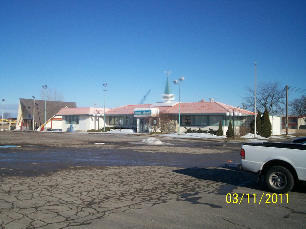 Howard Johnson's, Bay City Notice that the roof was painte… Flickr