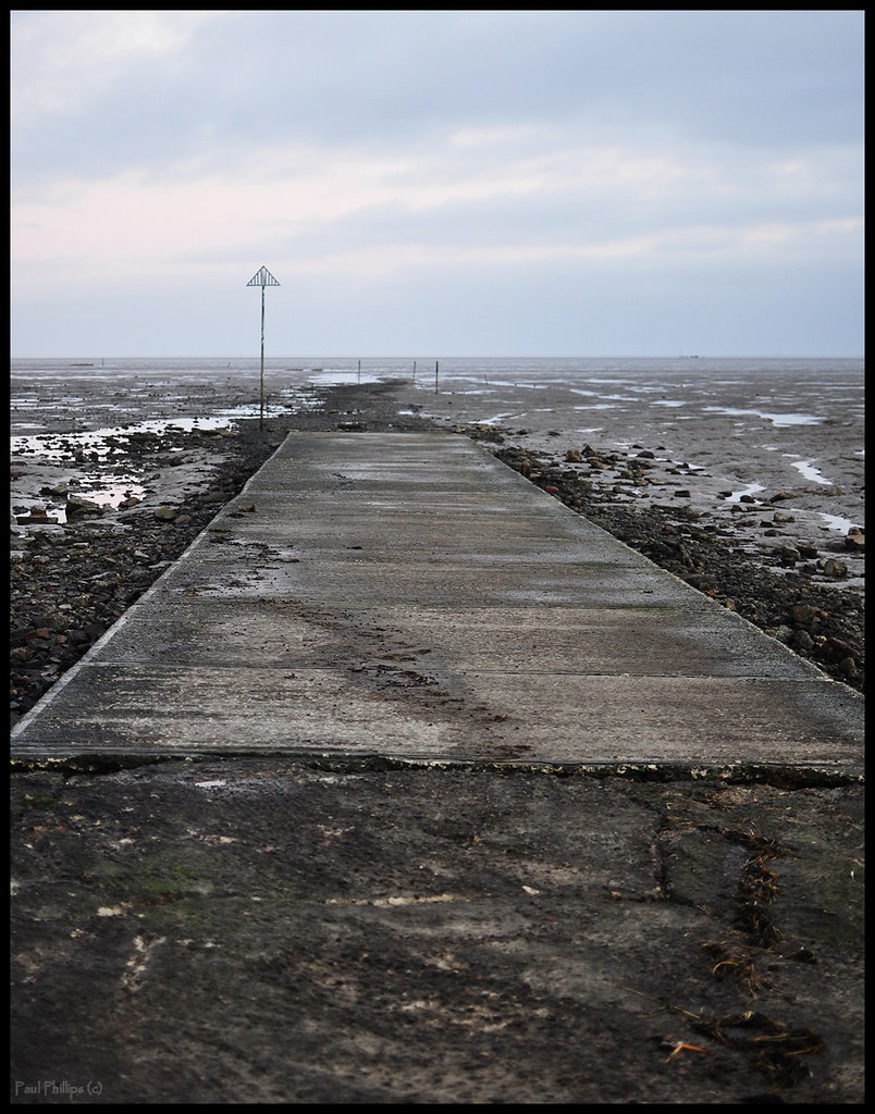 Wakering Stairs & The Broomway A public right of way. It l… Flickr