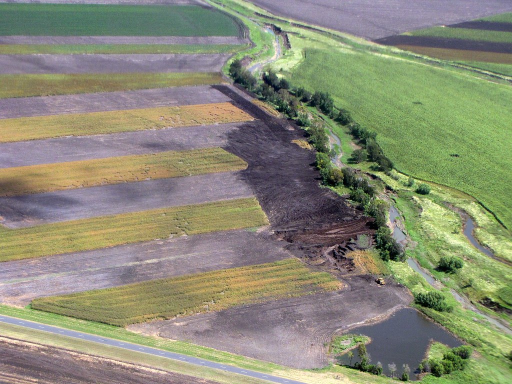 Mount Tyson_20110202101746_Flood0002 PeterScarth Flickr