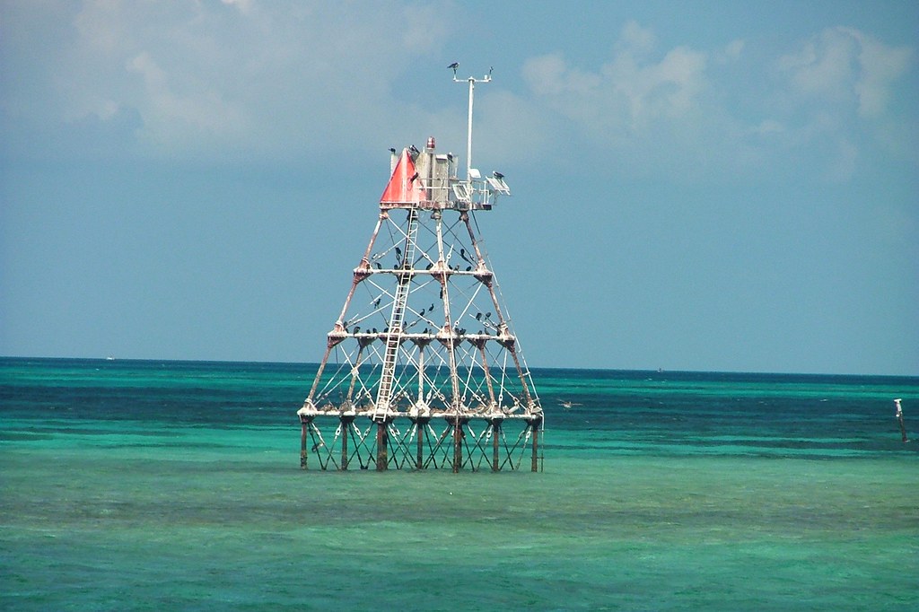Molasses Reef Light Approximately 8 miles southeast of Key… Flickr