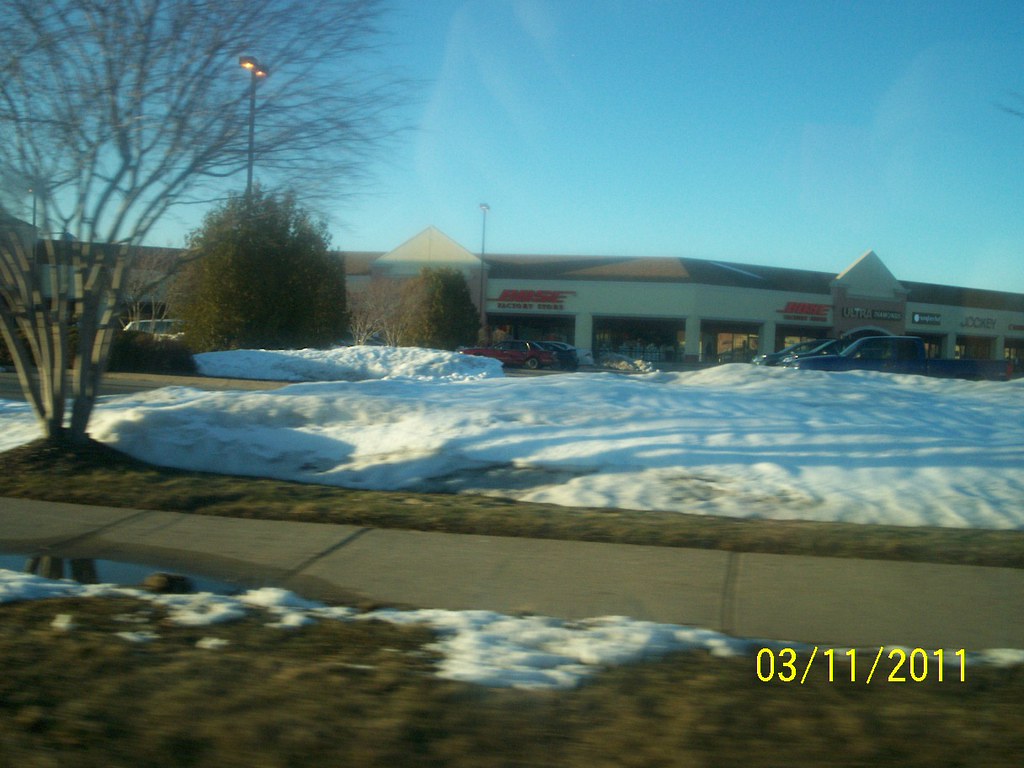 Birch Run outlets Along the south side of the outlet mall.… Flickr