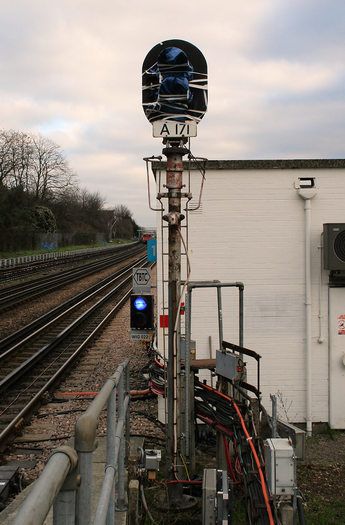 Dollis Hill Underground station Automatic station starting… Flickr