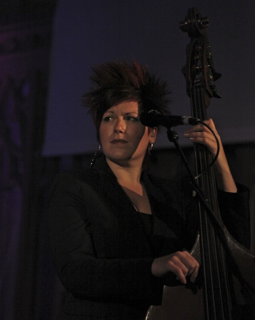 Miranda Sykes Miranda Sykes of Show of Hands in concert at… Flickr