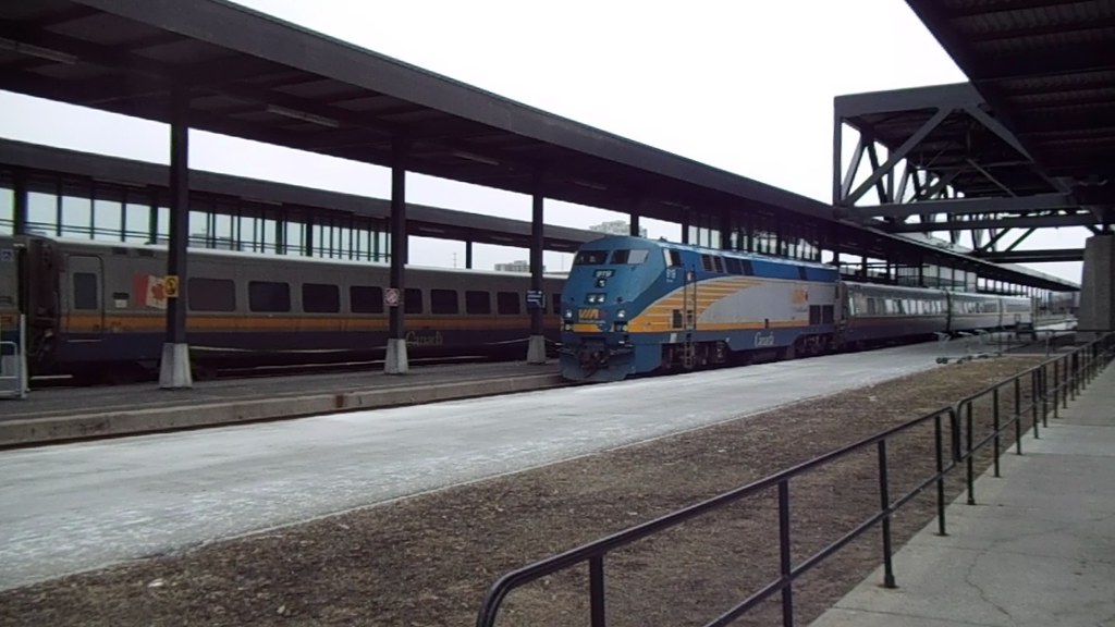 Ottawa Train Station Train 32 with engine 919 and three LR… Flickr
