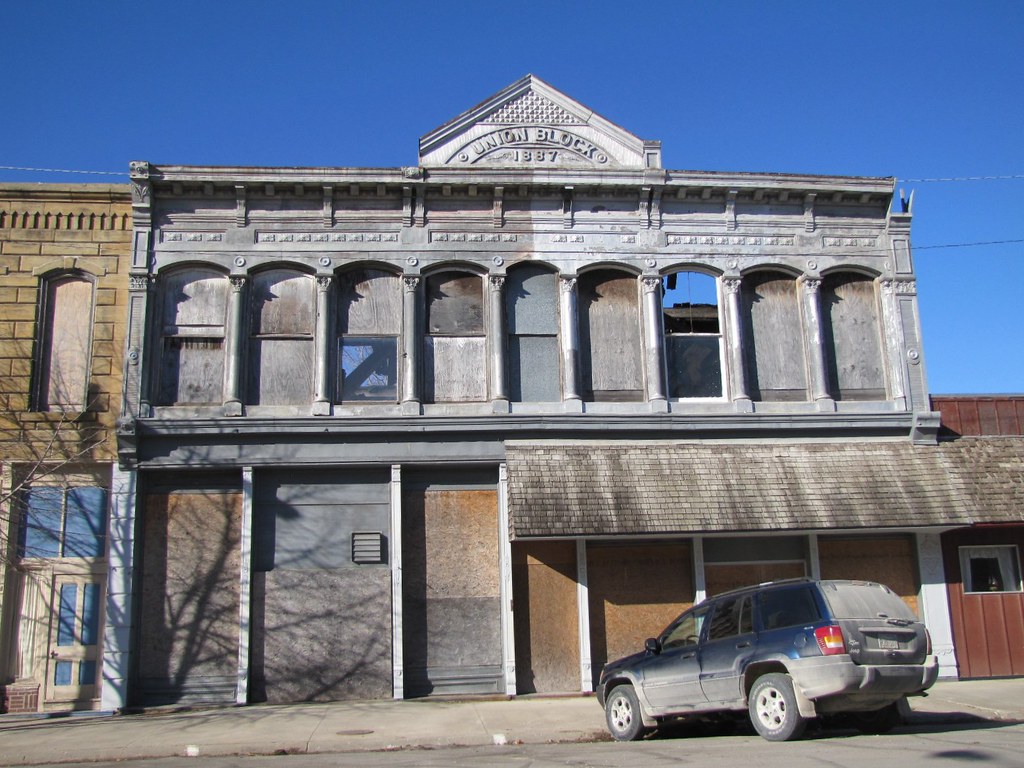 Union Block Abandonment in tiny Leroy, Kansas. Note the sk… Flickr