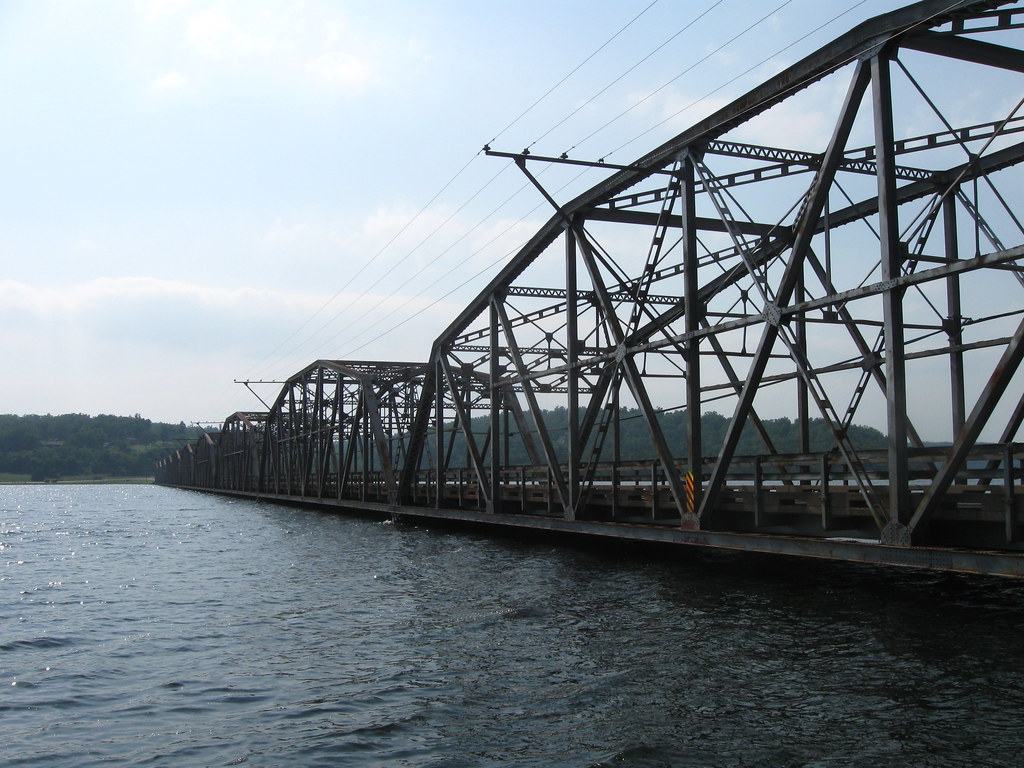 Bull Shoals Lake Bridge High Water The water level was u… Flickr