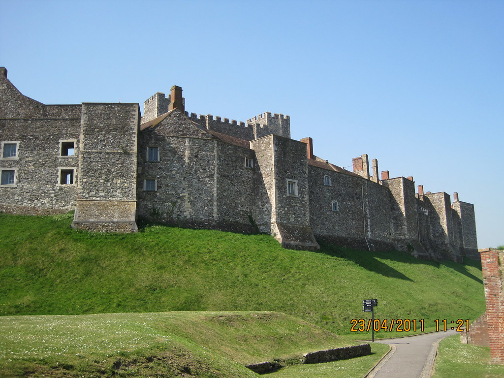 IMG_3577 Walls of Henry's Castle, Dover Castle Richard Munden Flickr