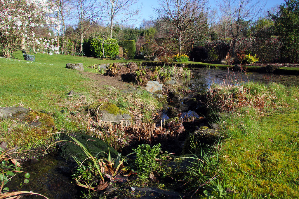 Kilquade, National Garden Exhibition Centre A stream feedi… Flickr