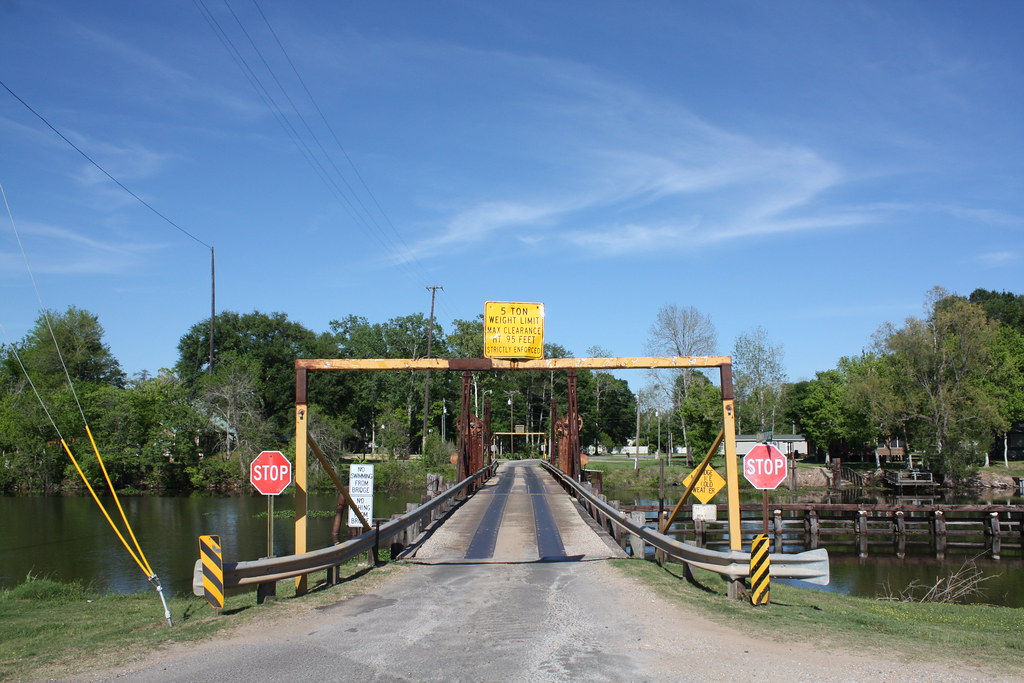 Butte Larose Pontoon Bridge (St. Martin Parish, Louisiana)… Flickr