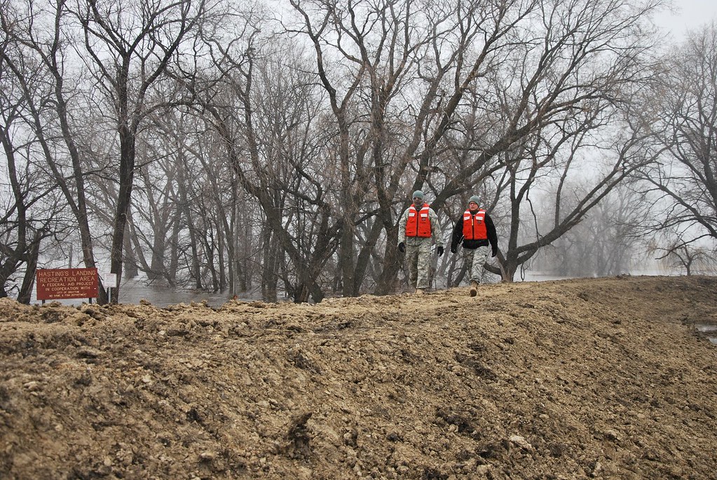 GFDrayton flood_4 Sgt. Jeffrey J. Craik (left), St. Thoma… Flickr