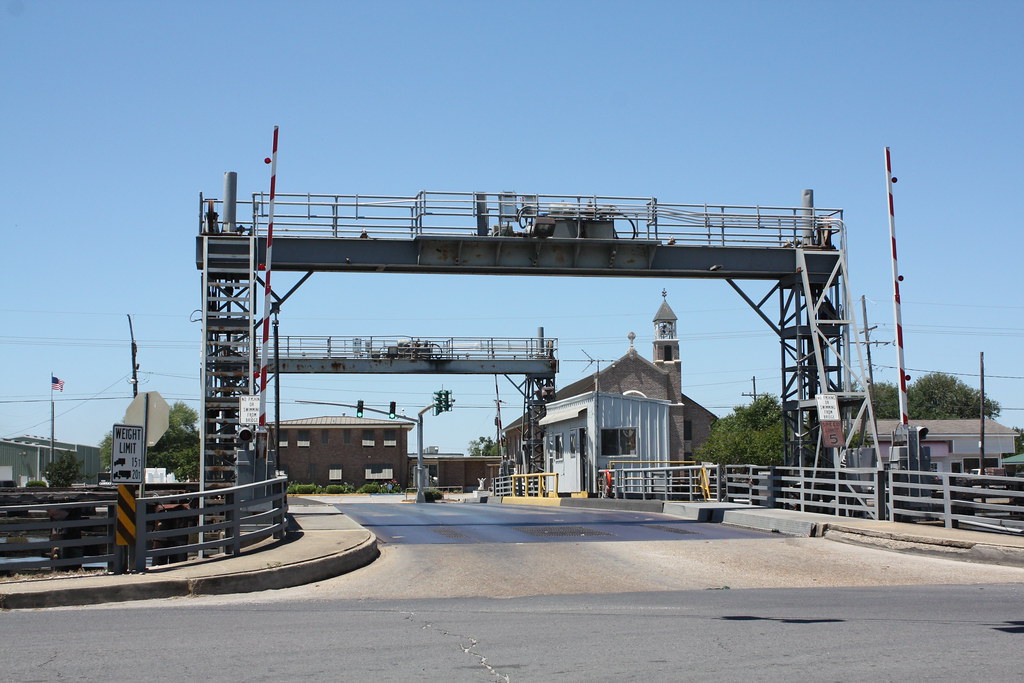 Galliano Pontoon Bridge (Lafourche Parish, Louisiana) Flickr