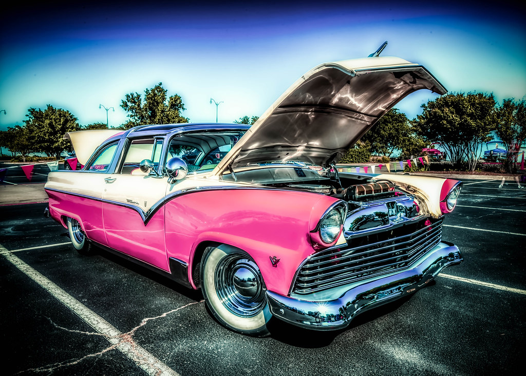 Heavy Chevy Car Show at the Bass Pro SHop in Grapevine TX Lee